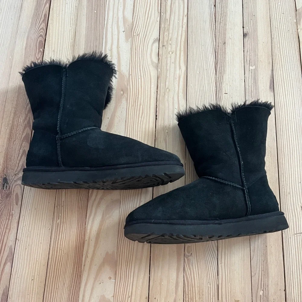 UGG Bailey Button Black Suede Shearling Boots Womens 9 Mid Calf comfort casual